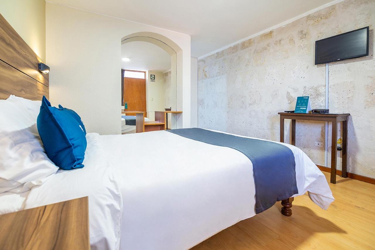 Hotel Mosna อาเรกิปา ภายนอก รูปภาพ