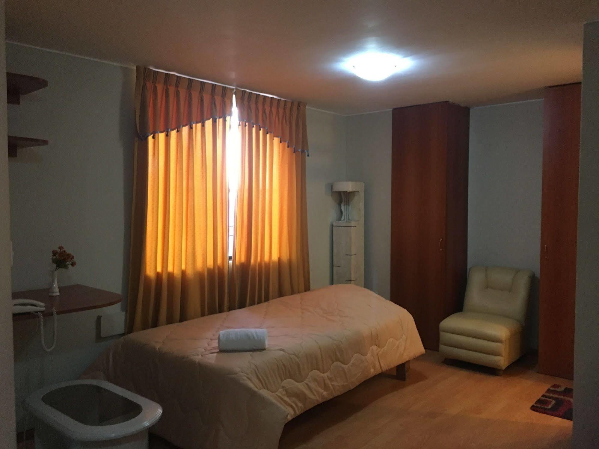 Hotel Mosna อาเรกิปา ภายนอก รูปภาพ