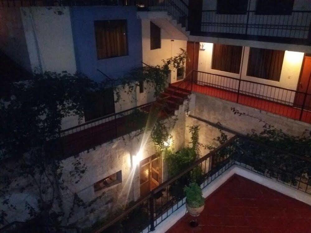 Hotel Mosna อาเรกิปา ภายนอก รูปภาพ